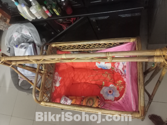 বেতের দোলনা